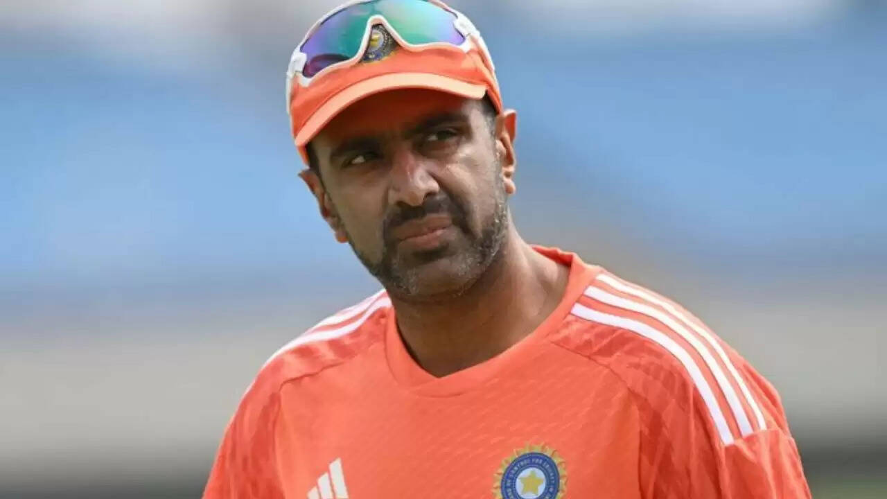 भारतीय महिला क्रिकेट टीम ने जीता ICC महिला वनडे विश्व कप, अश्विन ने की सराहना