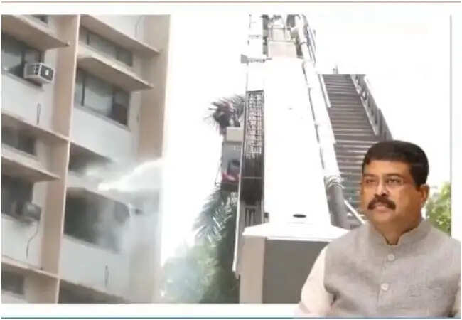 दिल्ली के शिक्षा मंत्रालय में भीषण आग, राजनीतिक प्रतिक्रियाएं तेज़