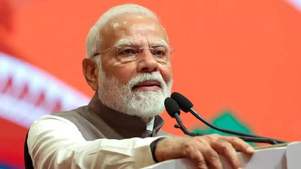 मन की बात: पीएम मोदी ने दी श्रद्धांजलि और स्वदेशी उत्पादों का किया आह्वान