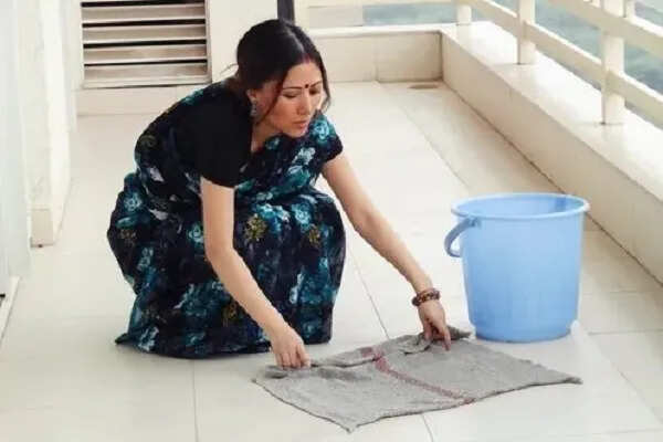कर्नाटक सरकार का नया बिल: घरेलू कामगारों के लिए 5% वेलफेयर फीस अनिवार्य