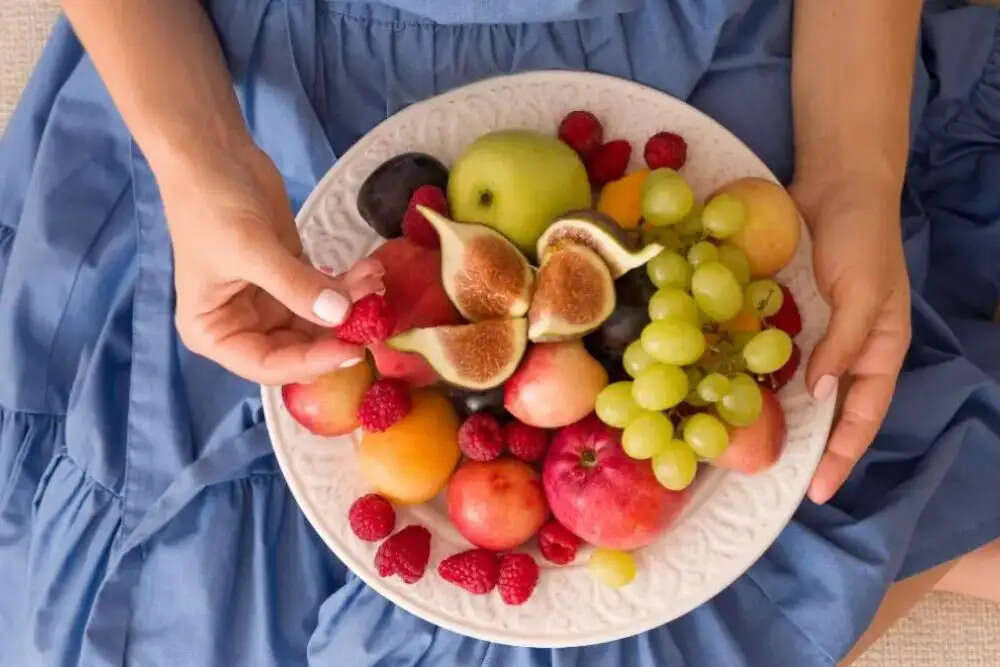 त्वचा की चमक बढ़ाने वाले 5 फलों की सूची