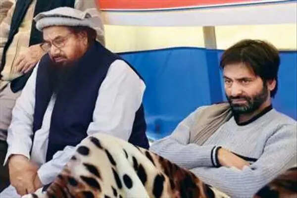 1990 के वायुसेना कर्मियों की हत्या मामले में यासीन मलिक की पहचान