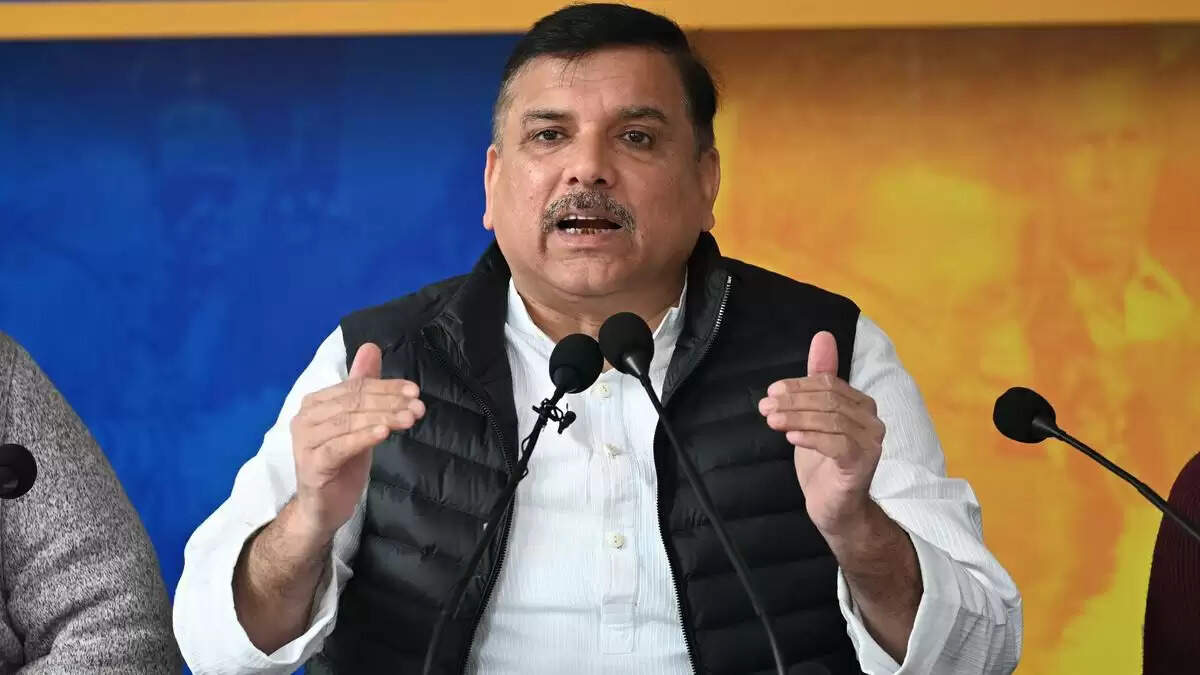 दिल्ली में झुग्गियों के खिलाफ प्रदर्शन: संजय सिंह ने भाजपा सरकार पर उठाए सवाल