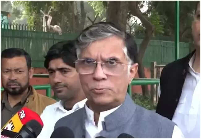 बिहार विधानसभा चुनाव 2025: एनडीए को मिल रहा प्रचंड बहुमत, कांग्रेस ने उठाए सवाल