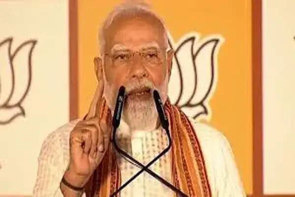 प्रधानमंत्री मोदी की ऐतिहासिक जीत पर खुशी का माहौल