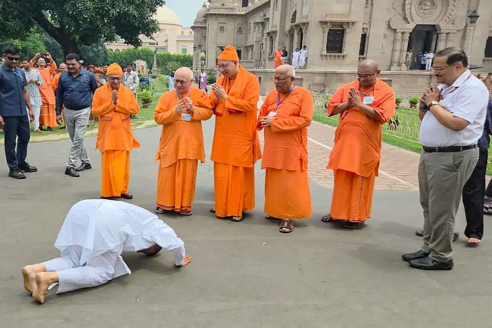 सुवेंदु अधिकारी की सरकार के निर्णय: शिक्षा से लेकर राष्ट्रीय सुरक्षा तक