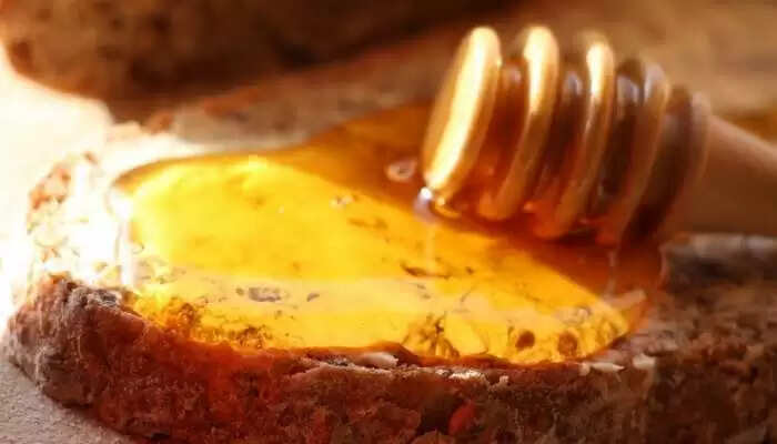 शहद और उसकी मिठास: सुक्रोज से लेकर फ्रुक्टोज तक