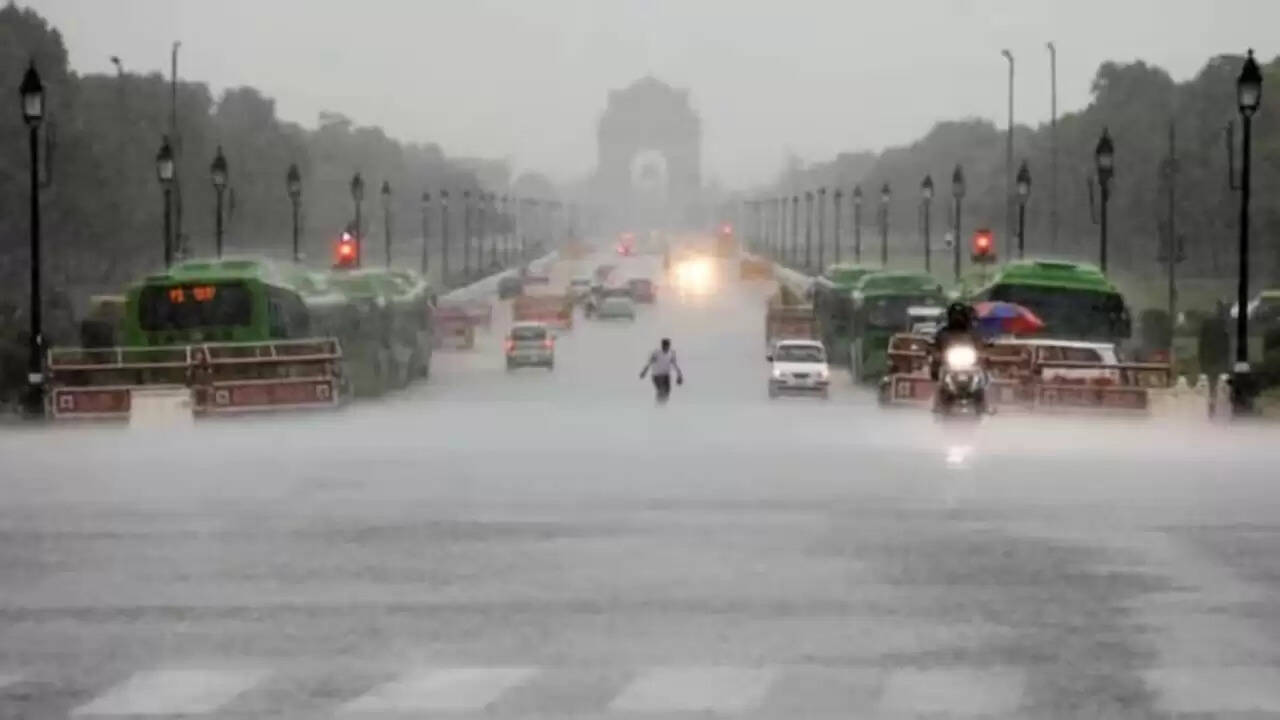 दिल्ली के मौसम में बदलाव: बारिश की कमी और बढ़ता तापमान