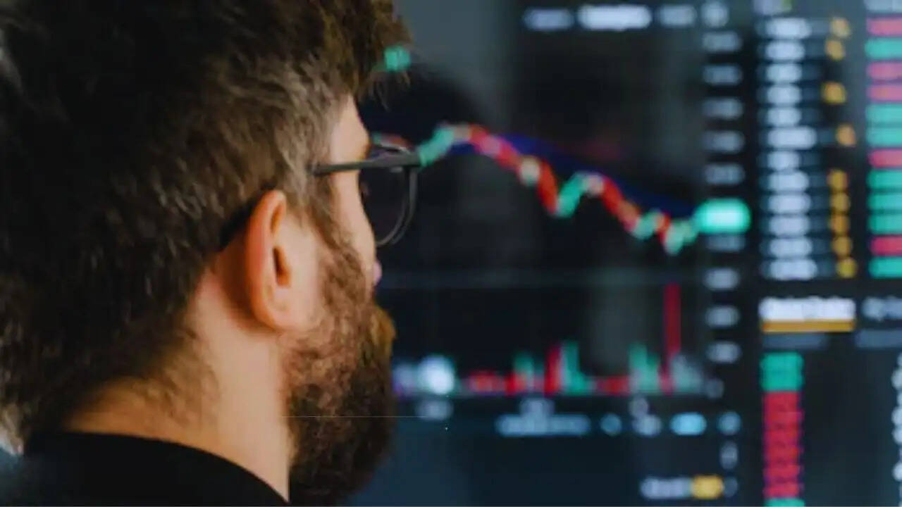 भारतीय शेयर बाजार में भारी गिरावट: सेंसेक्स और निफ्टी में तूफानी बिकवाली