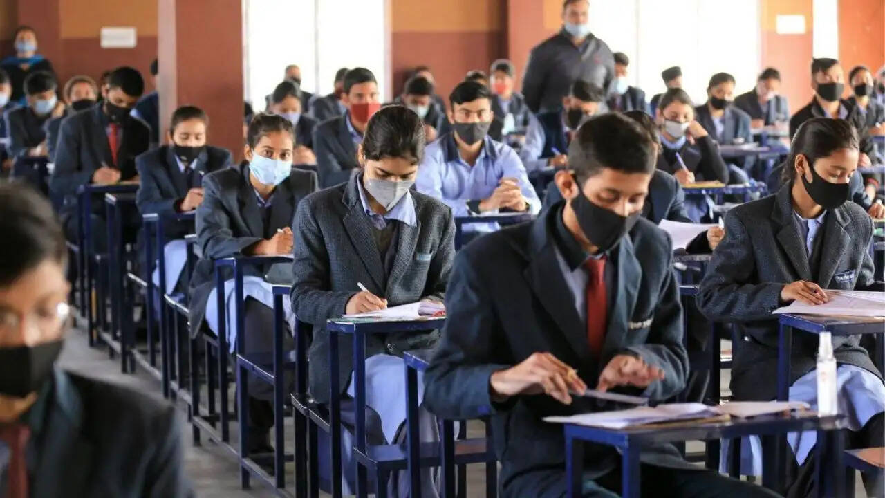 CBSE ने कक्षा 12वीं के छात्रों के लिए री-इवैल्यूएशन प्रक्रिया की घोषणा की