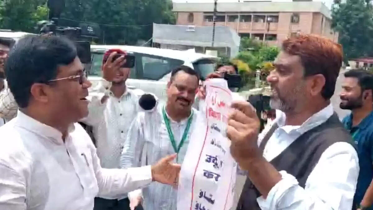 बिहार विधानसभा में JDU और AIMIM विधायकों के बीच विवाद, सोशल मीडिया पर वायरल हुआ वीडियो