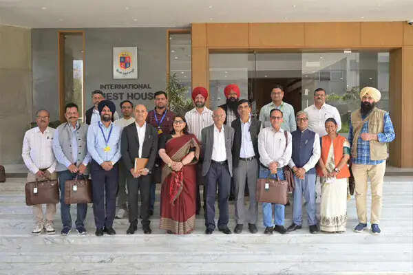 गेल इंडिया ने कोटा में गर्भवती महिलाओं के लिए पोषण किट का वितरण किया