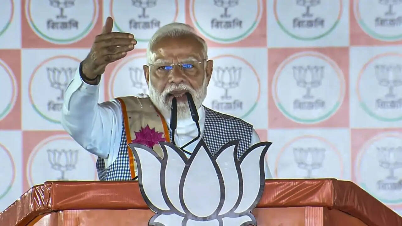 पीएम मोदी ने बैरकपुर में विजय संकल्प रैली में किया बंगाल के विकास का आह्वान