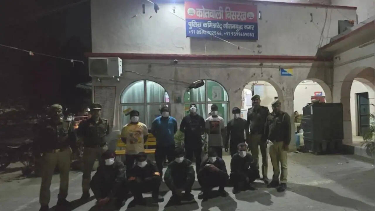 ग्रेटर नोएडा में होली पर सुरक्षा गार्डों और निवासियों के बीच हिंसा: जानिए पूरा मामला