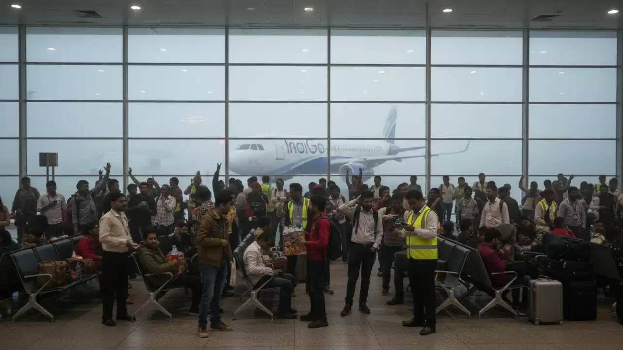 सर्दियों में कोहरे से हवाई यातायात प्रभावित, सरकार ने जारी किए नए दिशा-निर्देश