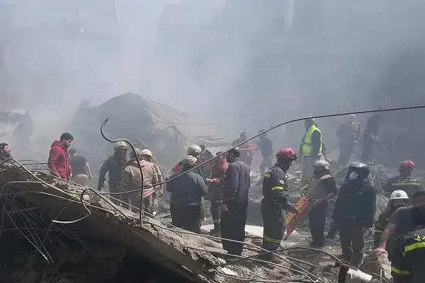 तेहरान में हवाई हमलों में 13 लोगों की मौत, यूनिवर्सिटी भी प्रभावित