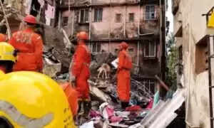 विरार में इमारत ढहने से कई घायल, राहत कार्य जारी