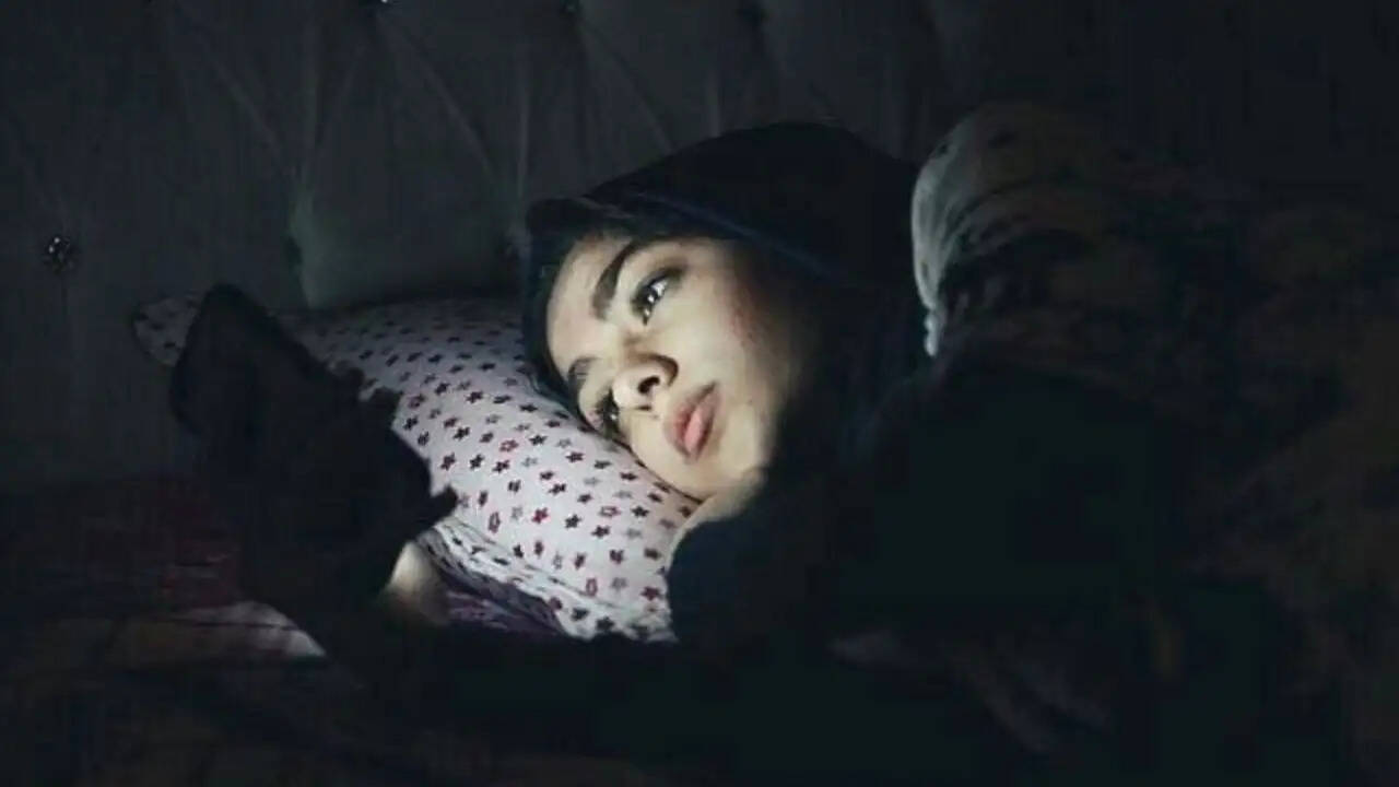 नींद की कमी से स्वास्थ्य पर पड़ने वाले प्रभाव और सुधार के उपाय