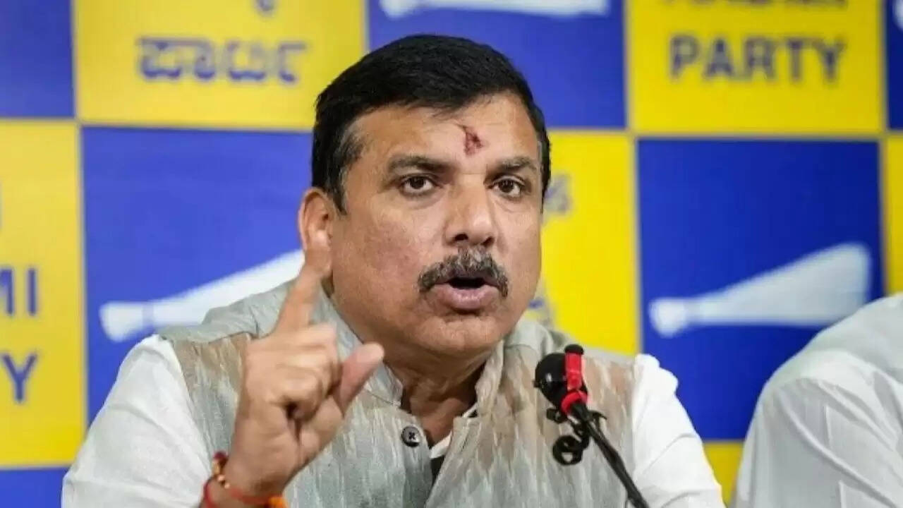 संजय सिंह का मोदी सरकार पर हमला: अमेरिकी टैरिफ और शेयर मार्केट में गिरावट