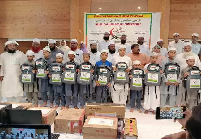 पसमांदा विकास फाउंडेशन ने छात्रों को आधुनिक शिक्षा की ओर बढ़ाया कदम