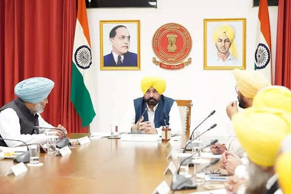 पंजाब सरकार की नई स्कॉलरशिप योजना: विदेश में पढ़ाई के लिए छात्रों को मिलेगी सहायता