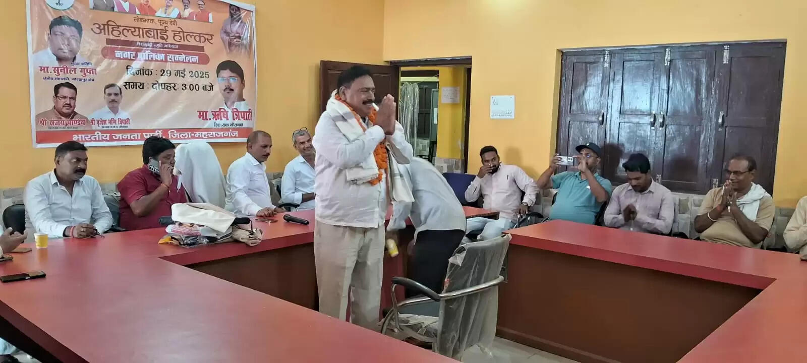 नौतनवां नगर पालिका में सुरेश पासवान को भावभीनी विदाई