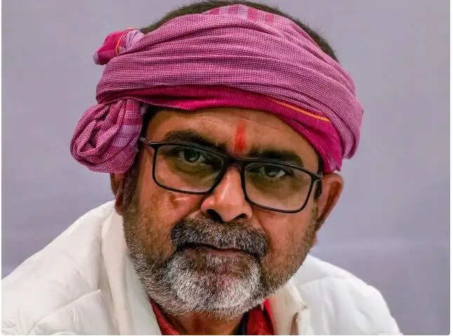 अवध ओझा का विवादास्पद बयान: देश में क्रांति की चेतावनी