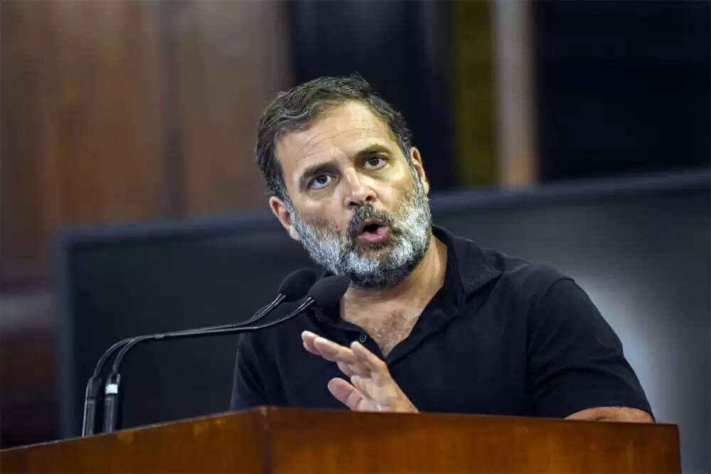 राहुल गांधी की राजनीति: संस्थाओं पर सवाल और चुनावी प्रक्रिया की विश्वसनीयता