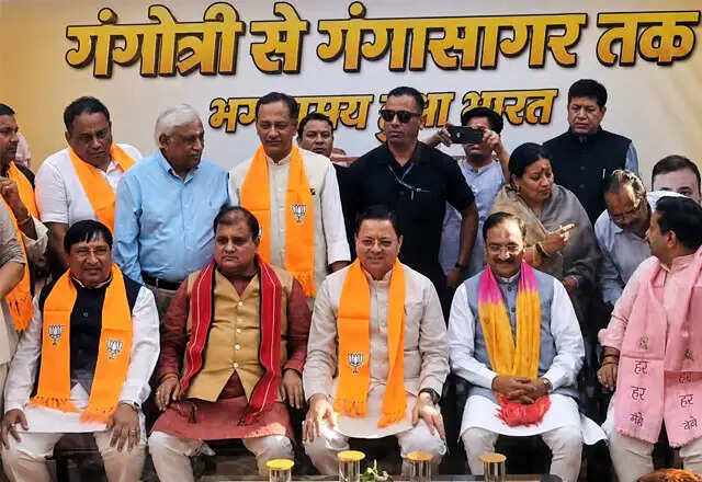 उत्तराखंड में बीजेपी की जीत पर जश्न का माहौल