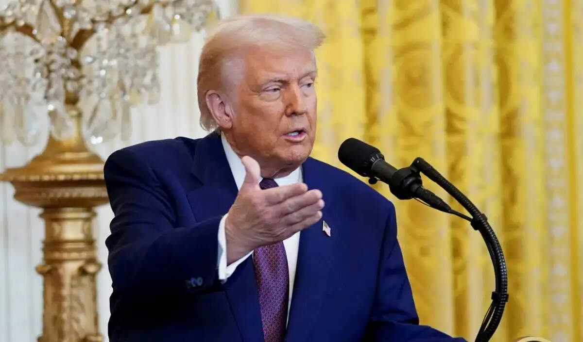 अमेरिका ने ईरानी और रूसी तेल पर छूट खत्म करने का लिया फैसला