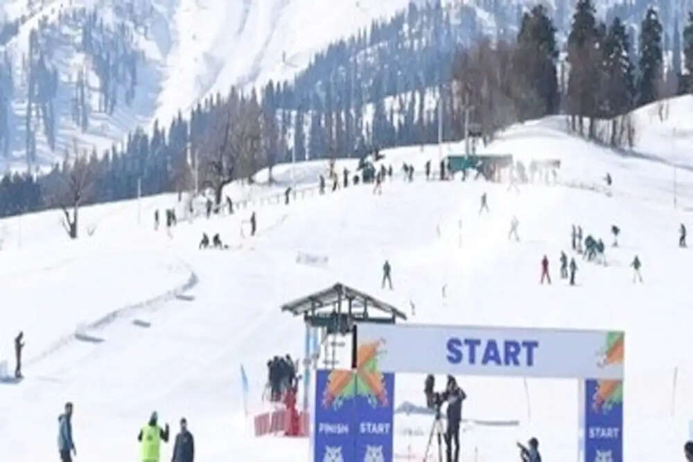 गुलमर्ग में खेलो इंडिया विंटर गेम्स का आगाज़, 400 एथलीट्स की भागीदारी