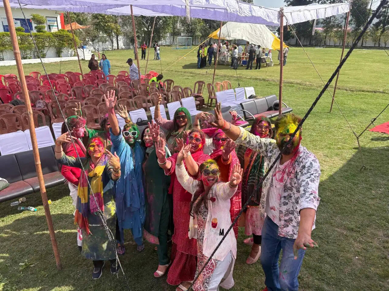 एडिफाई वर्ल्ड स्कूल में होली उत्सव का धूमधाम