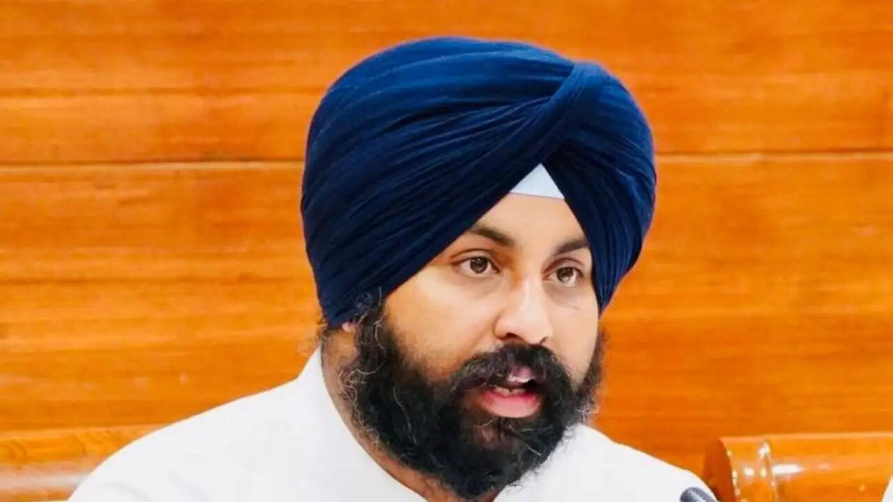 पंजाब सरकार का नया कदम: निजी स्कूलों में किताबों का वितरण होगा सीधा, छात्रों को मिलेगी राहत