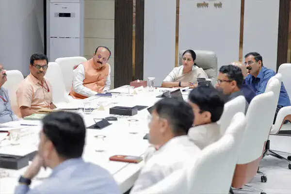 दिल्ली में झुग्गीवासियों के लिए ऐतिहासिक पुनर्वास योजना की घोषणा