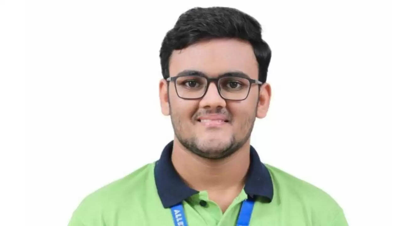 JEE Advanced 2025 के परिणाम: रजित गुप्ता ने हासिल किया पहला स्थान