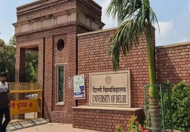 दिल्ली विश्वविद्यालय में प्रोफेसर और एसोसिएट प्रोफेसर के पदों के लिए भर्ती का अवसर