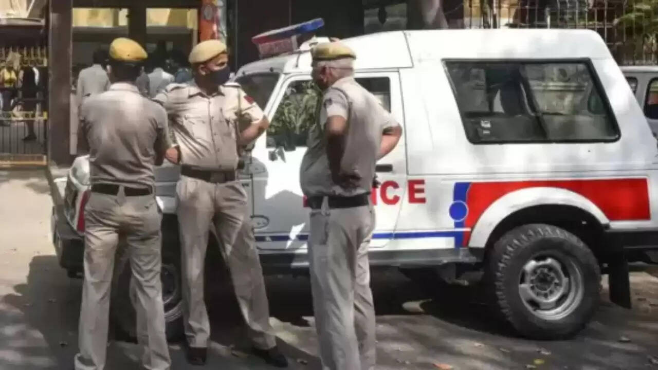 दिल्ली पुलिस ने गैंगस्टर रोमिल वोहरा को मुठभेड़ में ढेर किया