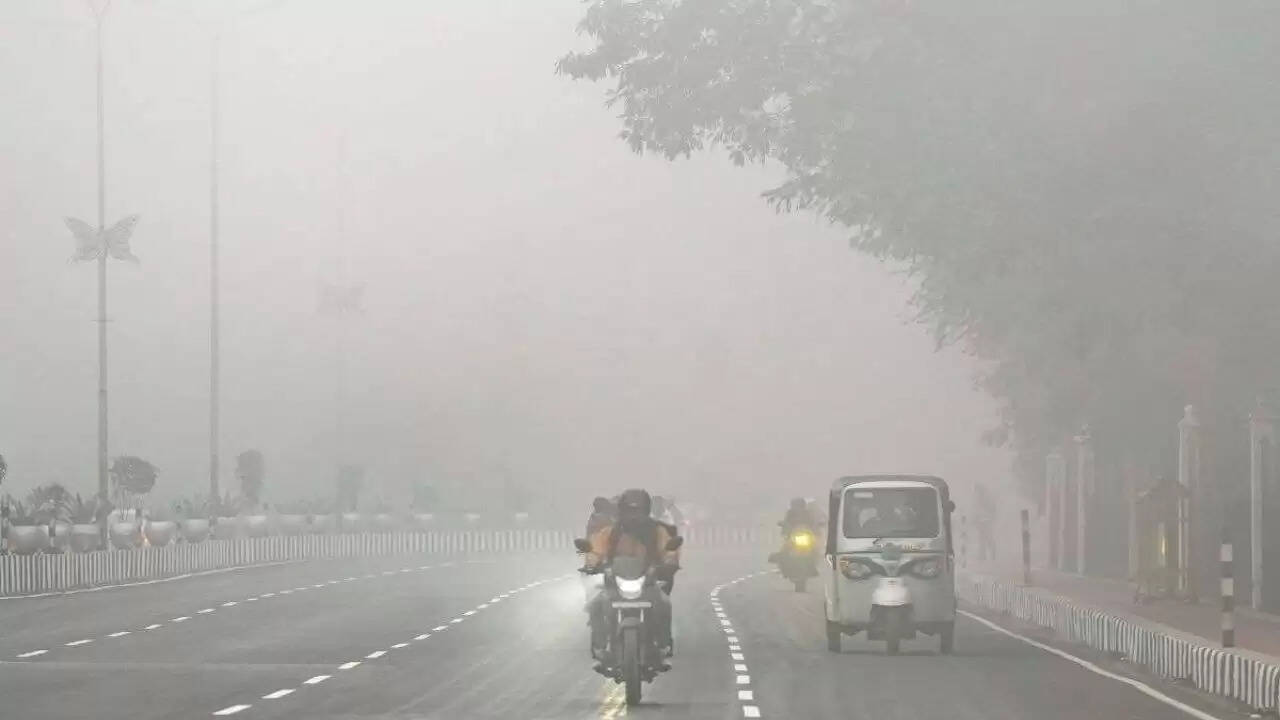 क्या आने वाले दिनों में ठंड और बारिश से परेशान होंगे उत्तर प्रदेश और पंजाब के लोग?