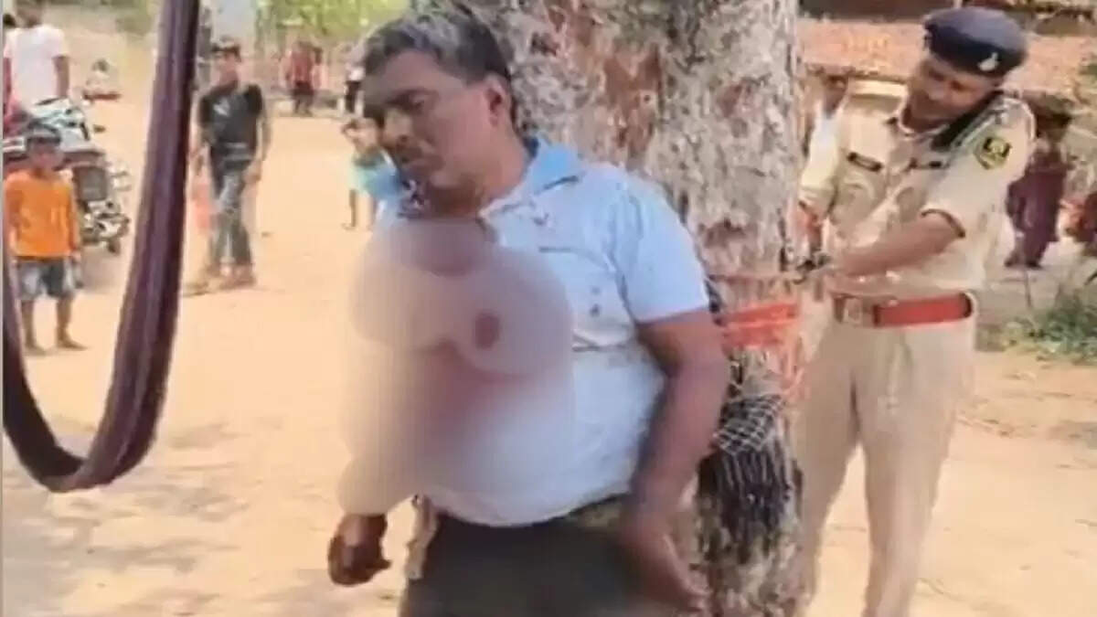 बिहार में डॉक्टर की पिटाई: पीड़िता की मदद करने पर मिली सजा