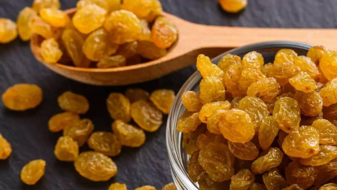 किशमिश: भिगोई या सूखी, कौन सी है बेहतर?