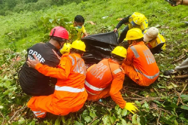 केदारनाथ हेलीकॉप्टर दुर्घटना: पायलटों के लाइसेंस निलंबित, सुरक्षा उपायों में सुधार