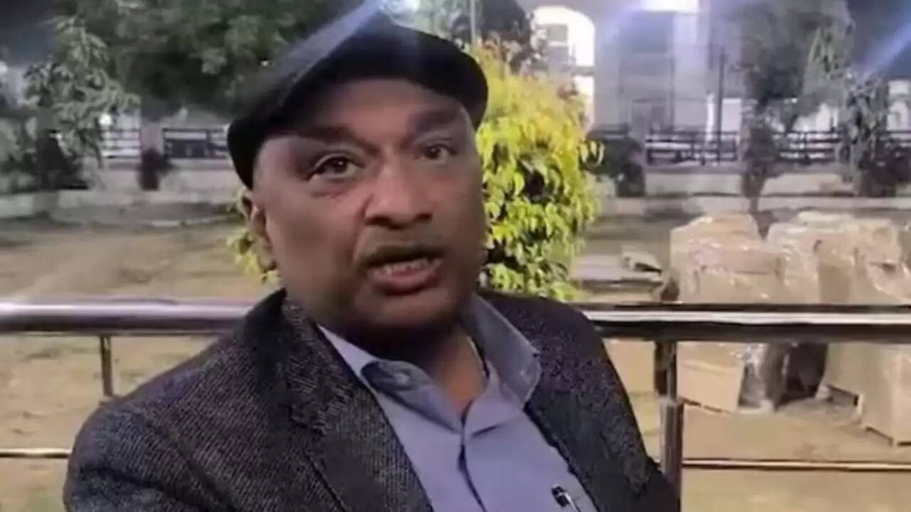 बिहार चुनाव: सुनील सिंह ने मतगणना अधिकारियों को दी चेतावनी, गुस्से के प्रदर्शन की आशंका