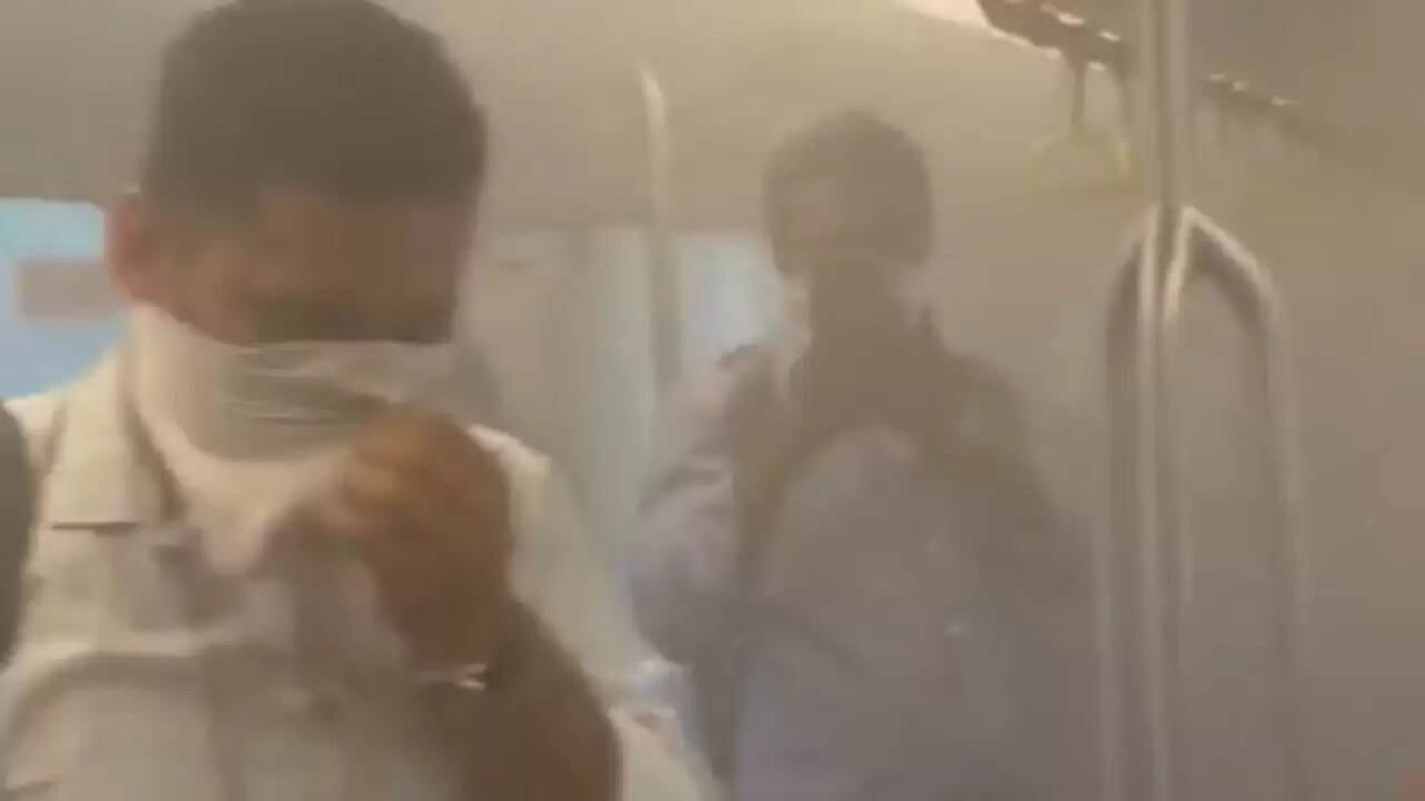मुंबई मेट्रो में धुएं की घटना से यात्रियों में हड़कंप
