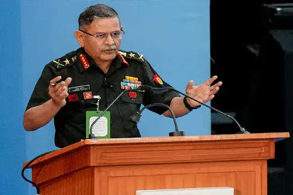 पंजाब और हरियाणा हाई कोर्ट का सख्त फैसला: रिटायर्ड मेजर की पेंशन विवाद में सेना प्रमुख और रक्षा सचिव पर जुर्माना