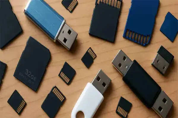 पेन ड्राइव और मेमोरी कार्ड की कीमतों में अचानक वृद्धि, स्मार्टफोन पर भी असर