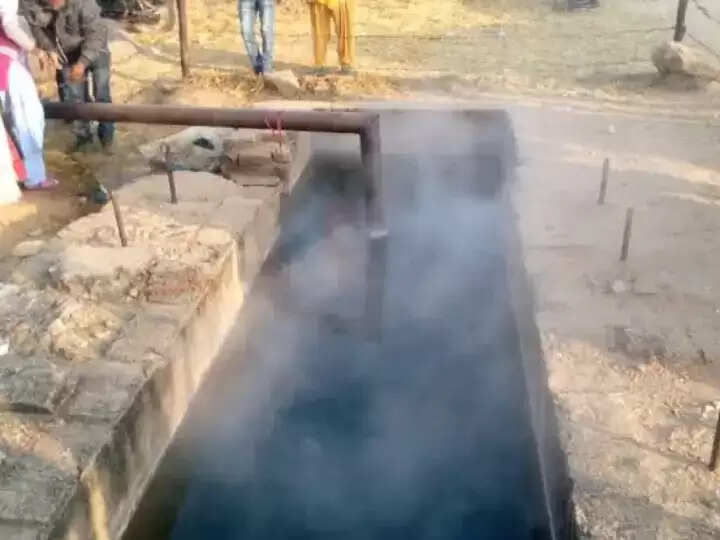 धरती की गोद से फूटता उबलता रहस्य : बलरामपुर का तातापानी जहां आस्था और विज्ञान दोनों करते हैं प्रणाम