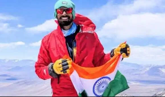 भारतीय पर्वतारोही भूपतिराजू ने 7 ज्वालामुखी शिखरों पर चढ़ाई कर बनाया नया रिकॉर्ड