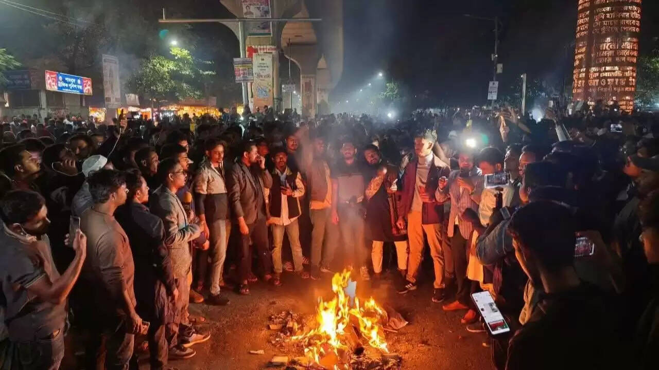 बांग्लादेश में भारतीय मेडिकल छात्रों की सुरक्षा को लेकर चिंता बढ़ी