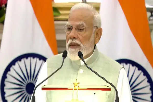 पीएम मोदी का आतंकवाद के खिलाफ मजबूत संदेश, पहलगाम हमले की बरसी पर श्रद्धांजलि