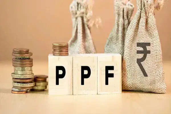 बिना जोखिम के PPF से बनाएं 1 करोड़ रुपये का फंड और पाएं हर महीने 61,500 रुपये